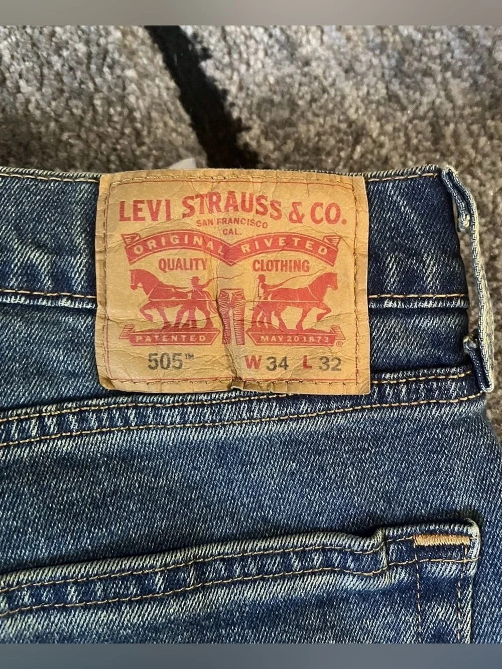 Size 34 x 32 - Levi & Strauss Levi’s 505 Medium Wash Straight Denim Jeans